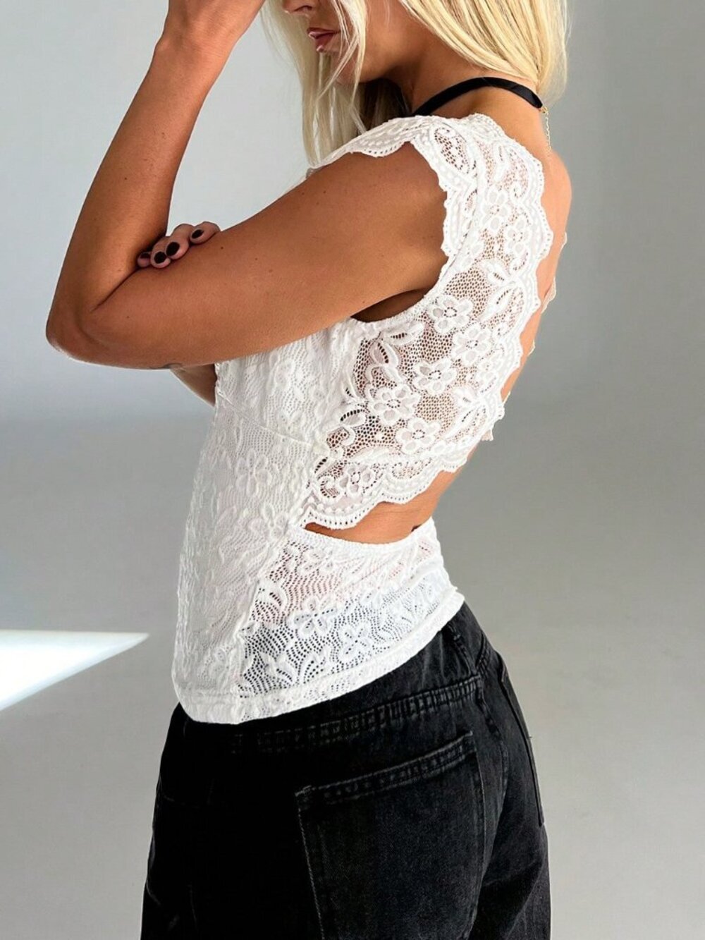 White Sexy Women's Backless Deep V Lace Tank Top Figure-Flattering - Picture 5 of 5